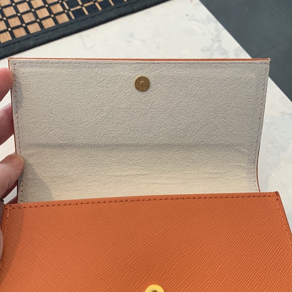 Tory Burch eyeglass case. NWOT. Burnt orange with gold Tory Burch logo and snap - Picture 7 of 8